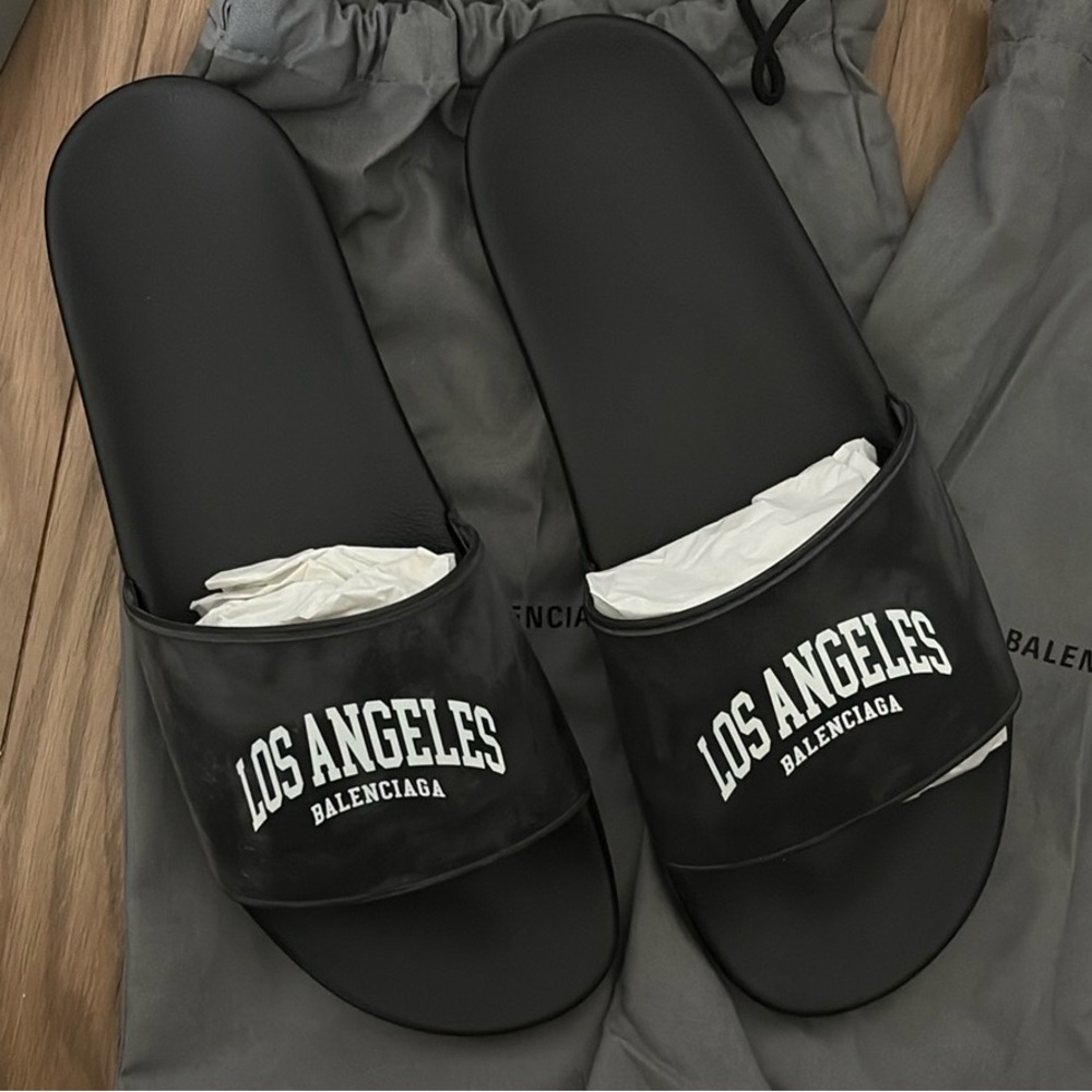 Men’s Balenciaga Rubber Logo Slides - black BRAND NEW